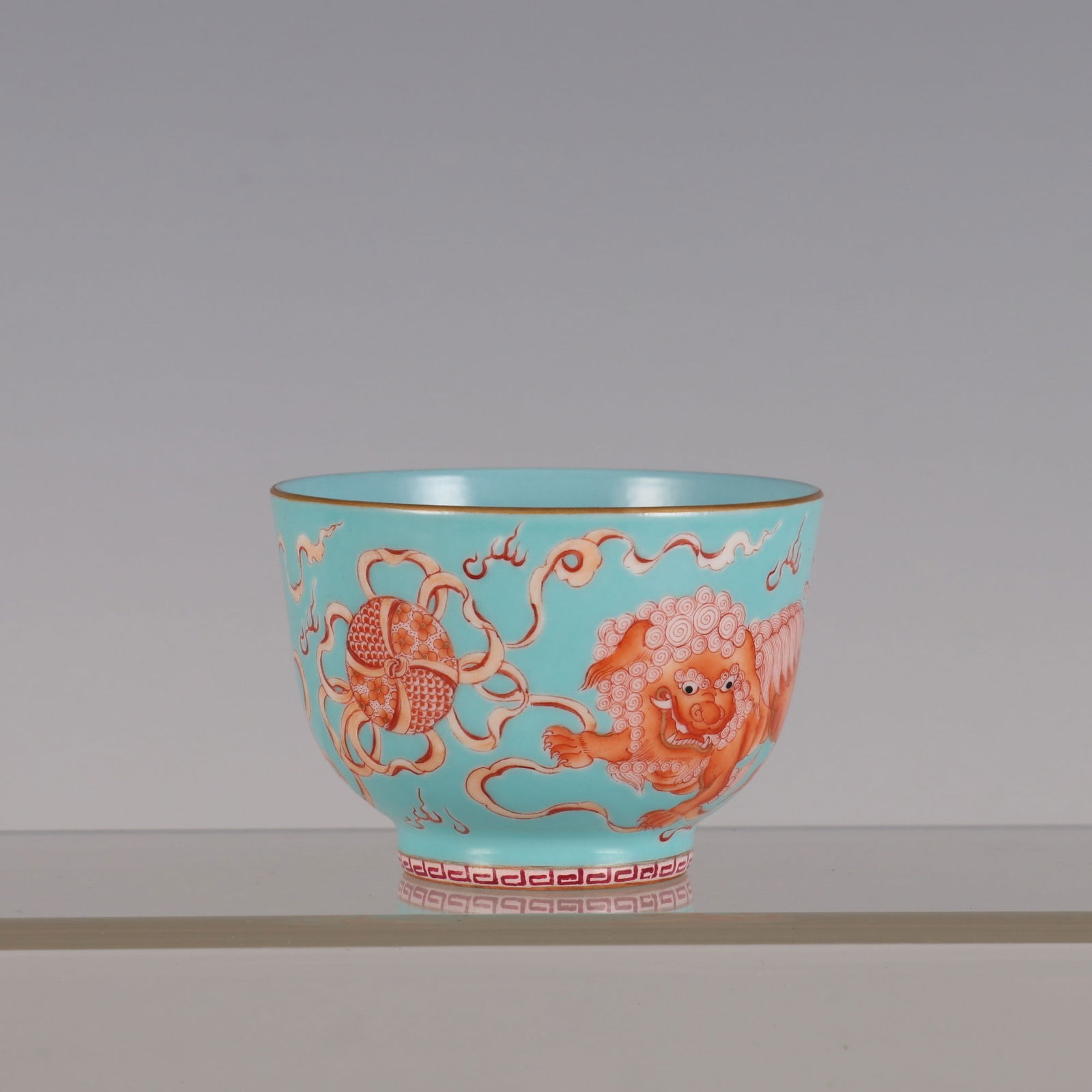 An Exquisite Iron-Red Green Ground Lion Pattern Cup - 4