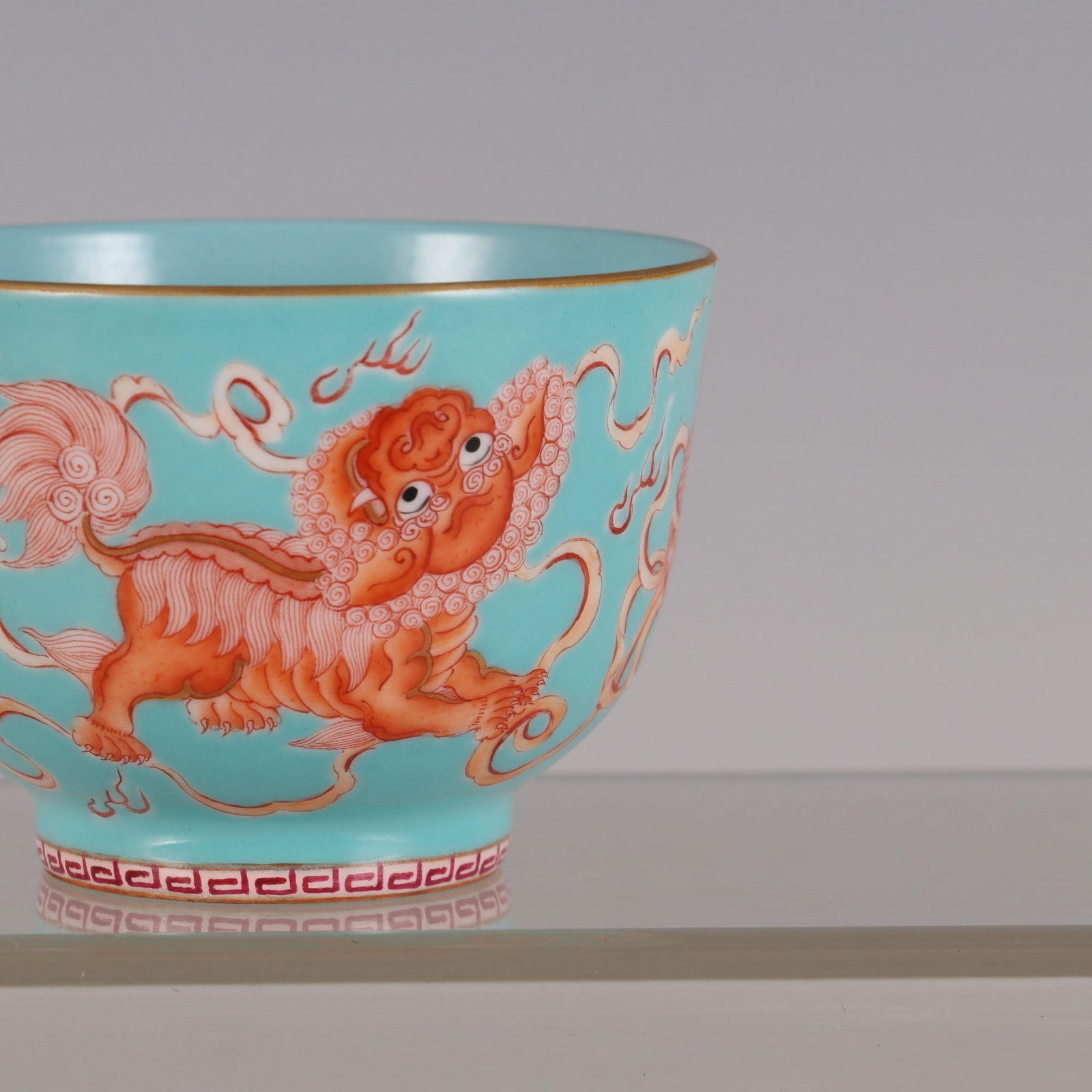 An Exquisite Iron-Red Green Ground Lion Pattern Cup - 5