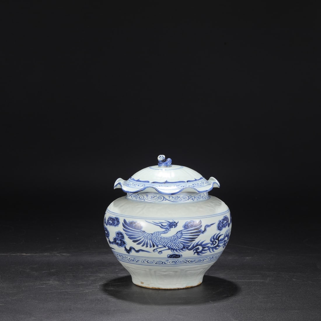 An Exquisite Blue and White Phoenix Pattern Jar - 2
