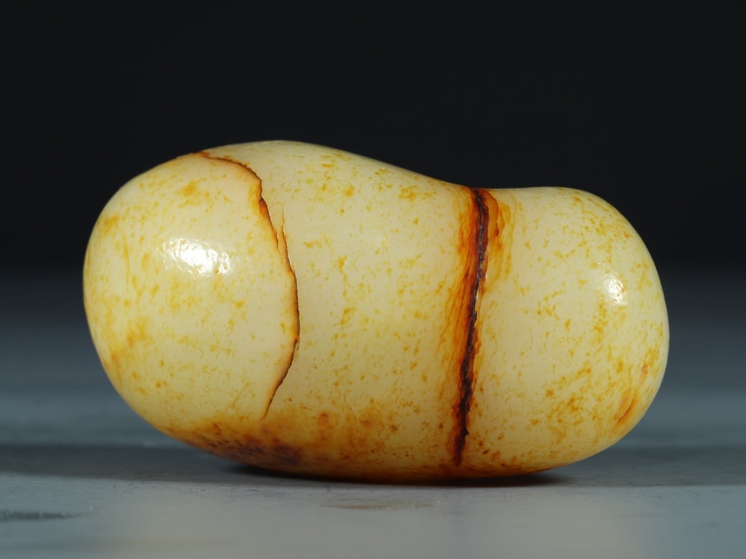 An Exquisite White Jade Ornament - 8