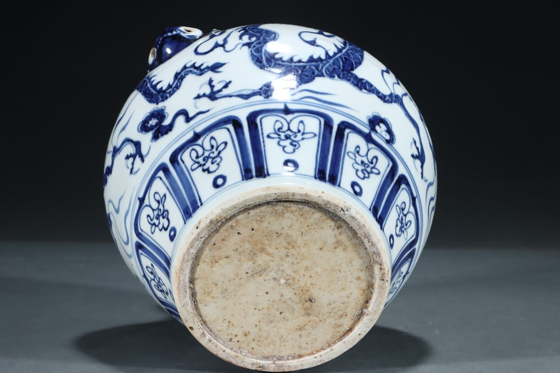 An Exquisite Blue and White Lotus Pattern Dragon Pattern Double-Ears Jar - 5