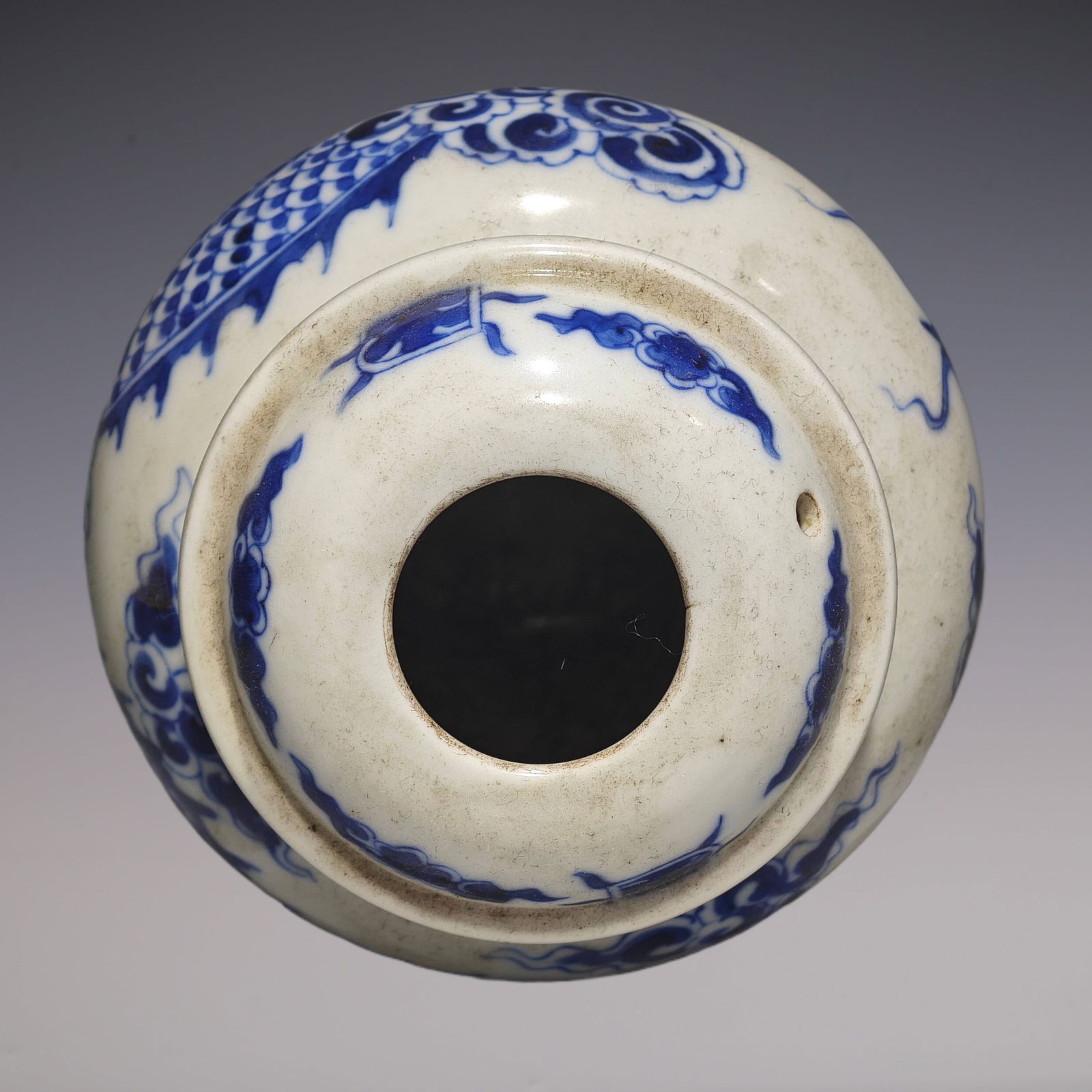 An Exquisite Blue and White Dragon Pattern Jar - 6
