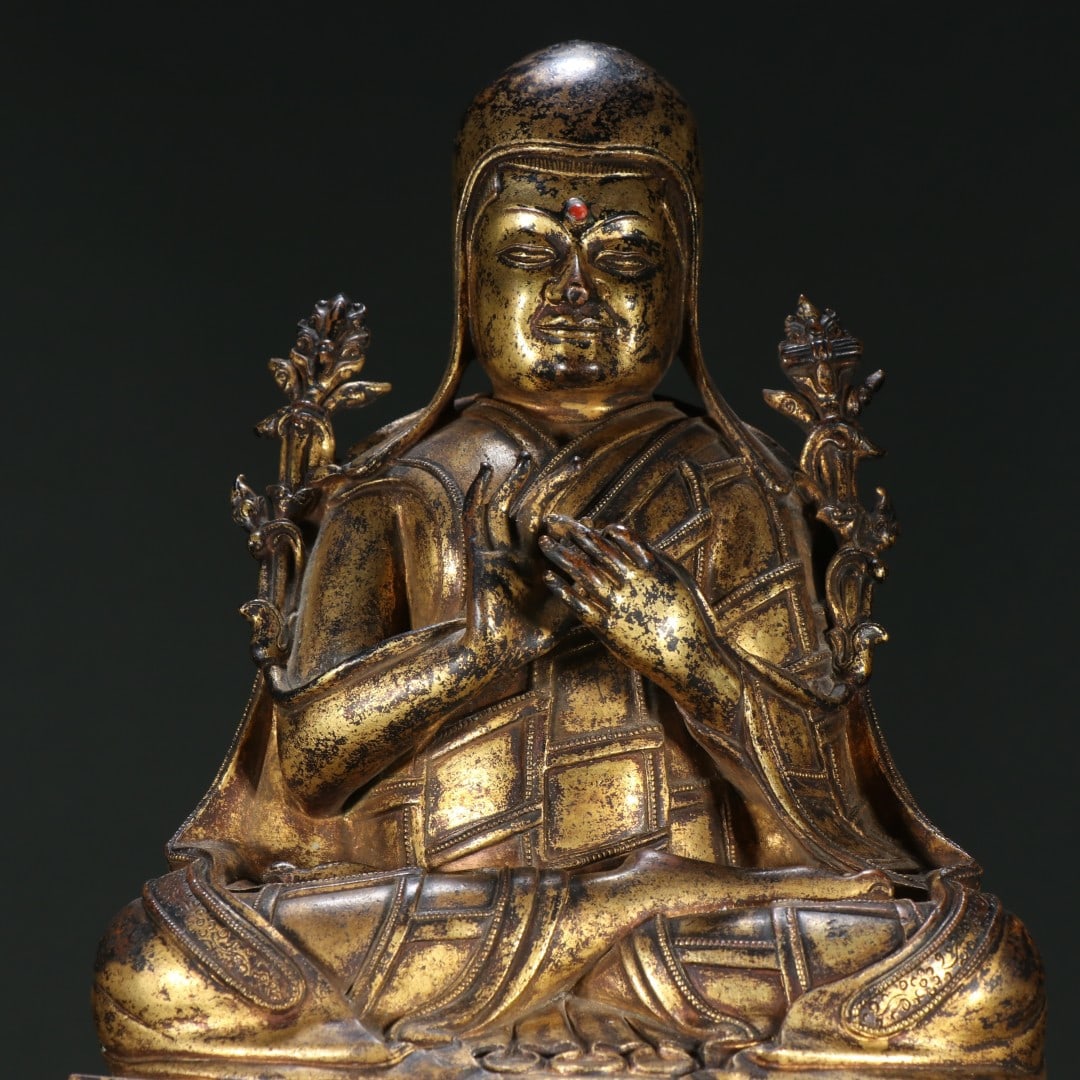 An Exquisite Bronze Gilt Buddha Statue - 2