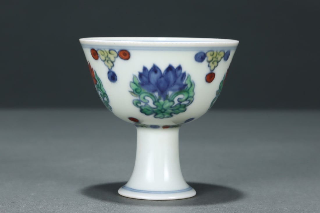 An Exquisite Doucai Flower Pattern Cup - 2