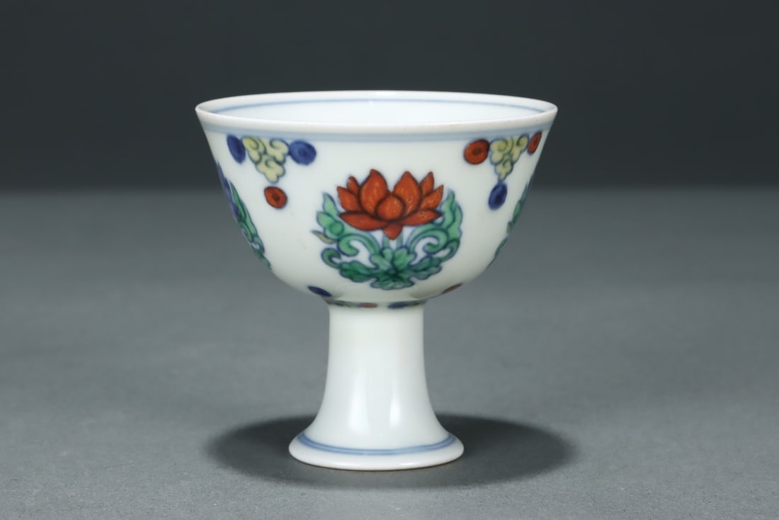 An Exquisite Doucai Flower Pattern Cup - 4