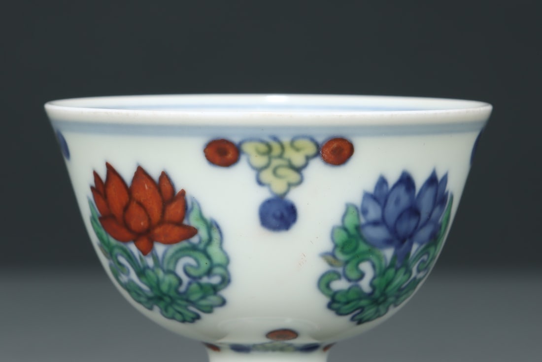 An Exquisite Doucai Flower Pattern Cup - 5