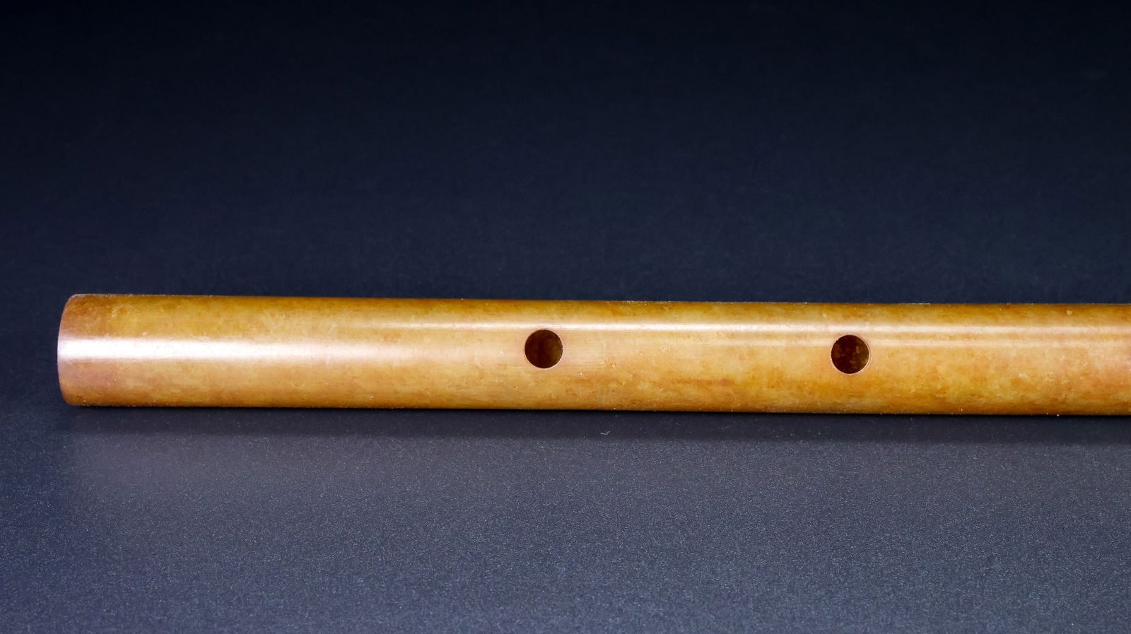 An Exquisite White Jade Flute - 3