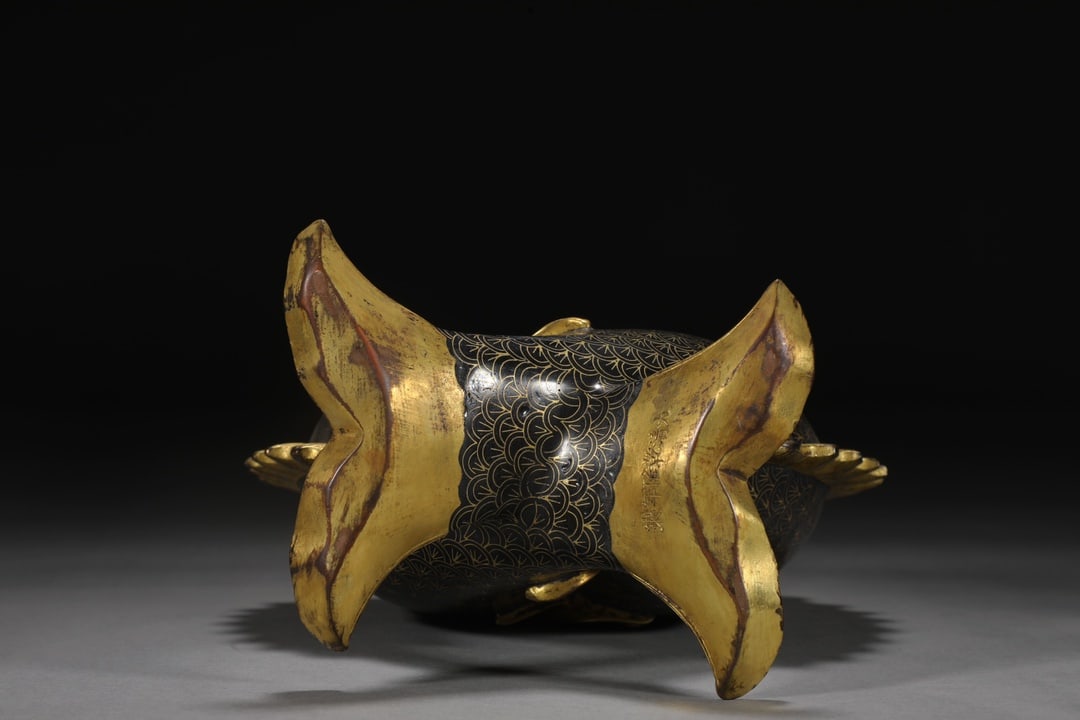 An Exquisite Cloisonne Fish-Shaped Vase - 6