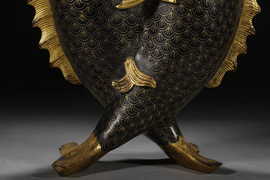 An Exquisite Cloisonne Fish-Shaped Vase - 8