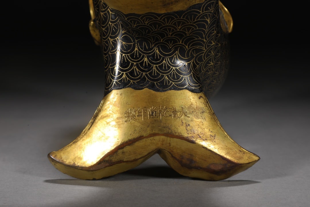 An Exquisite Cloisonne Fish-Shaped Vase - 9