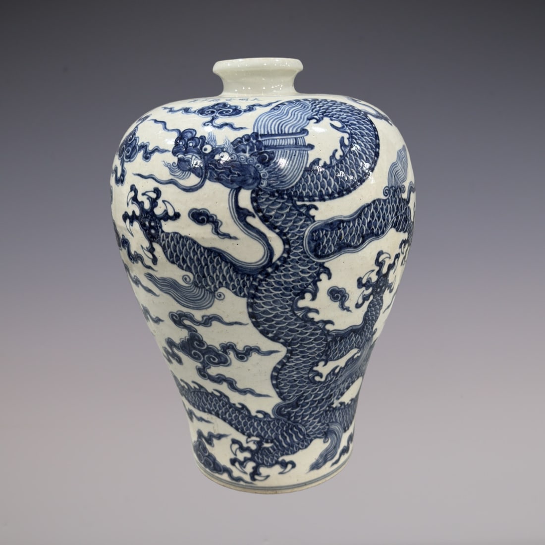 An Exquisite Blue and White Dragon and Phoenix Pattern Vase: An Exquisite Blue and White Dragon and Phoenix Pattern Vase Ming Dynasty, China Xuande Six-character Mark Size:40cm (The Dimensions Of All Batches Are Manually Measured.If You Need More Detailed