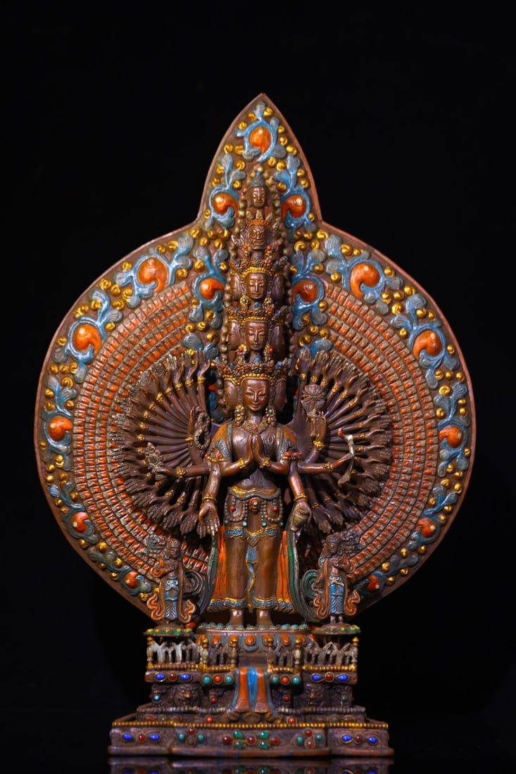 An Exquisite Bronze Inlaid Gems Statue of Thousand-hand Guanyin: An Exquisite Bronze Inlaid Gems Statue of Thousand-hand Guanyin Qing Dynasty, China Size:38cmx26cm Weight:2600g (The Dimensions Of All Batches Are Manually Measured.If You Need More Detailed