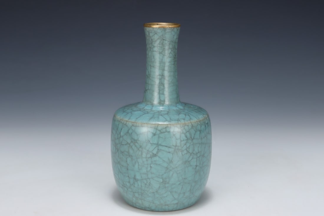 An Exquisite Ru yao Vase - 3