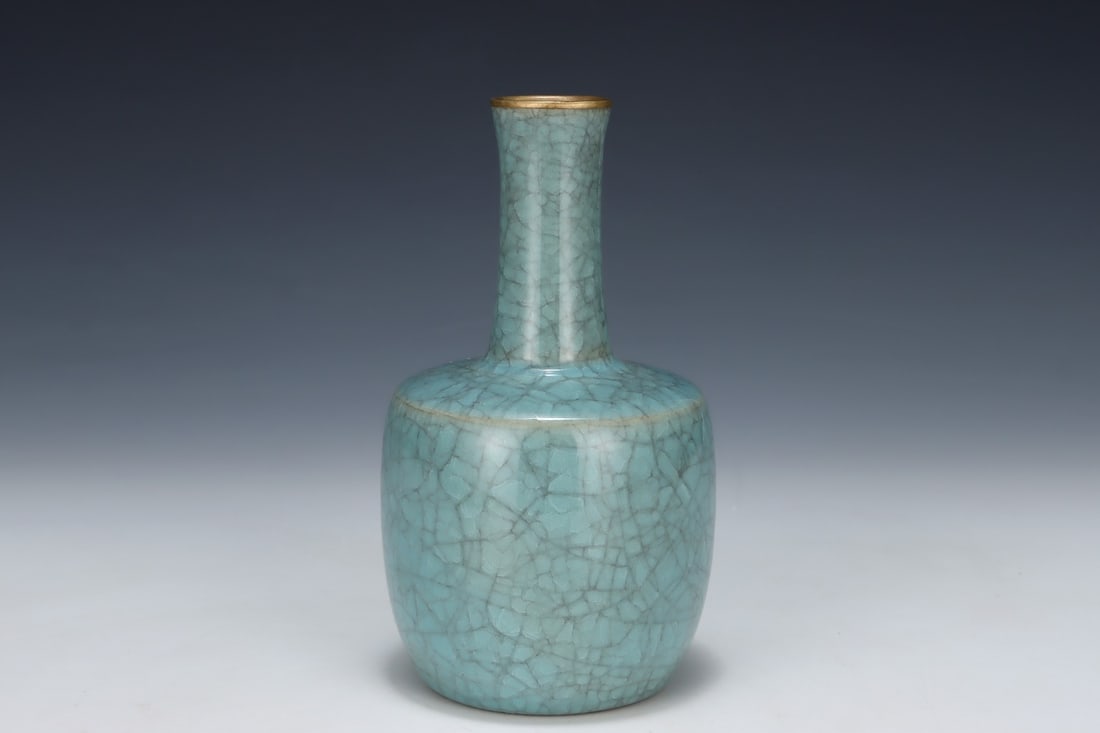 An Exquisite Ru yao Vase - 4
