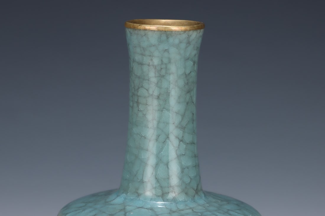An Exquisite Ru yao Vase - 5