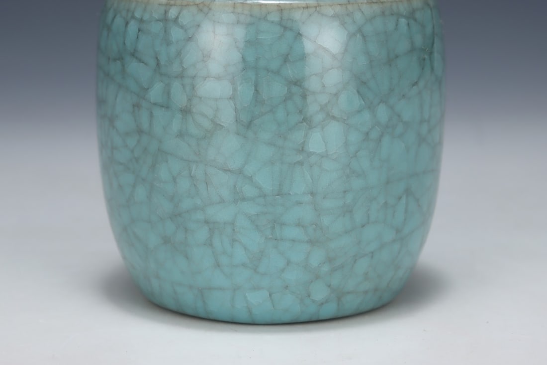 An Exquisite Ru yao Vase - 6