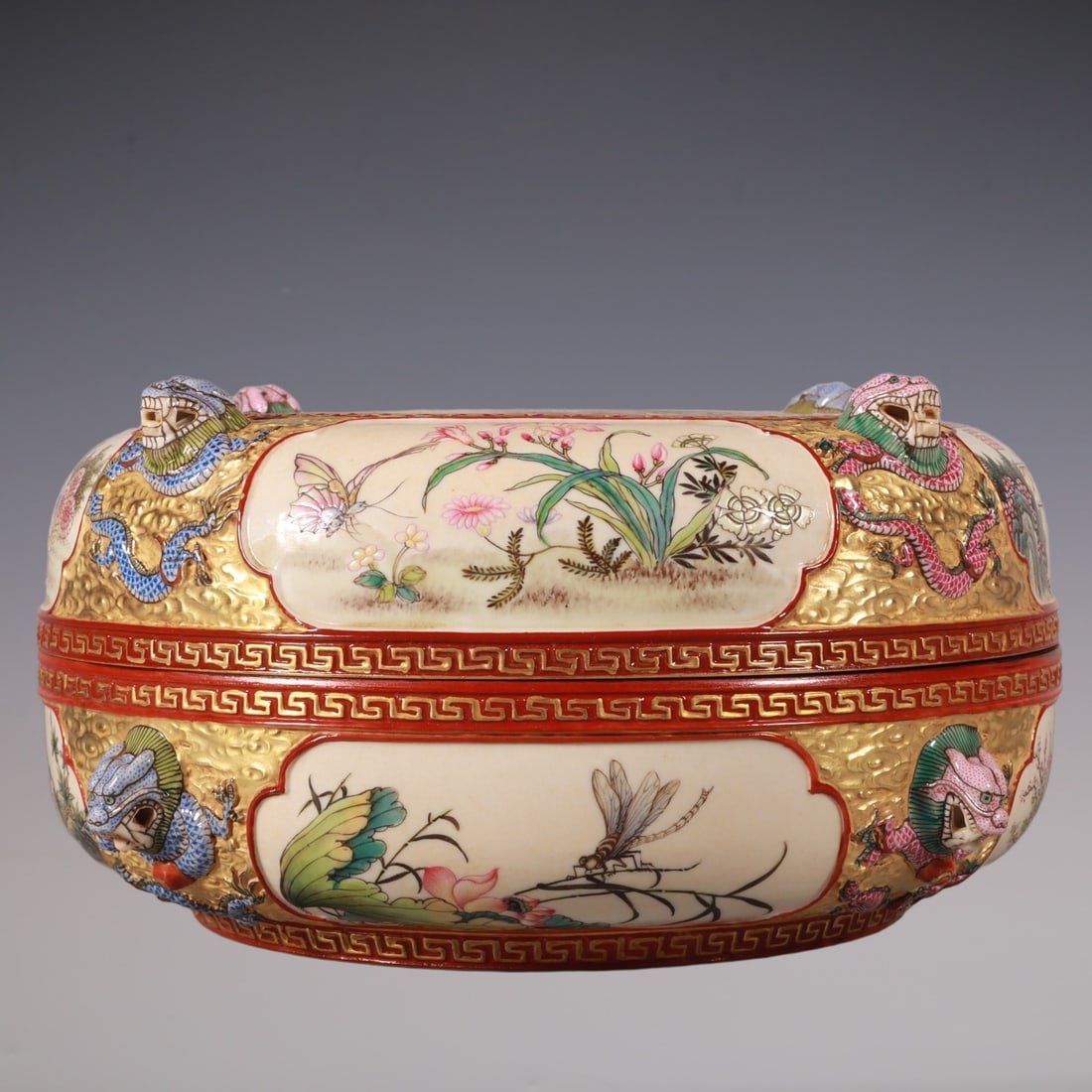 An Exquisite Enamel Character and Story Pattern Box - 6