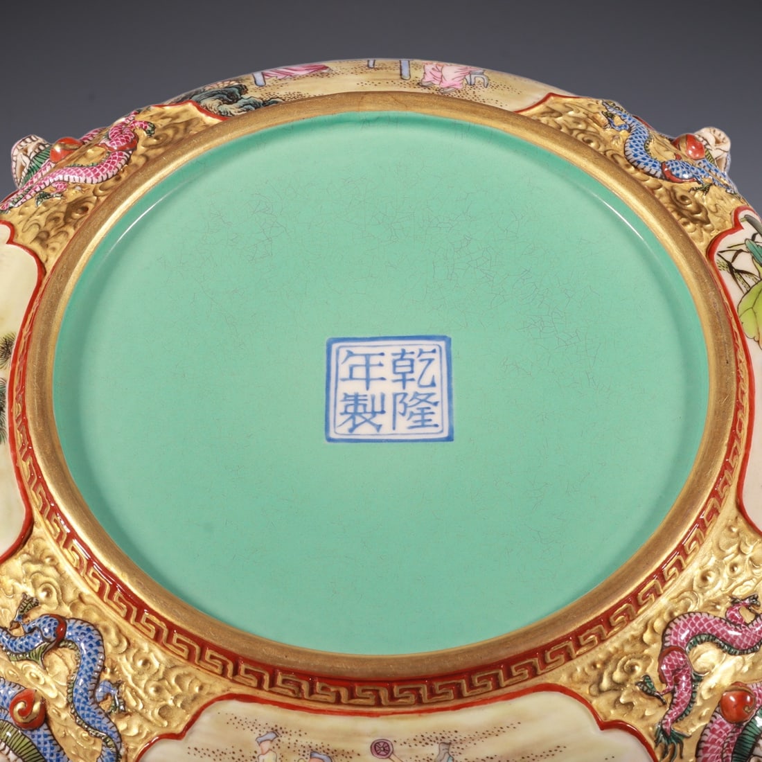 An Exquisite Enamel Character and Story Pattern Box - 8