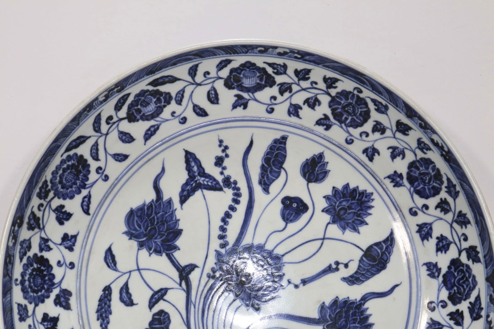 An Exquisite Blue and White Lotus Pattern Flower Pattern Plate - 3