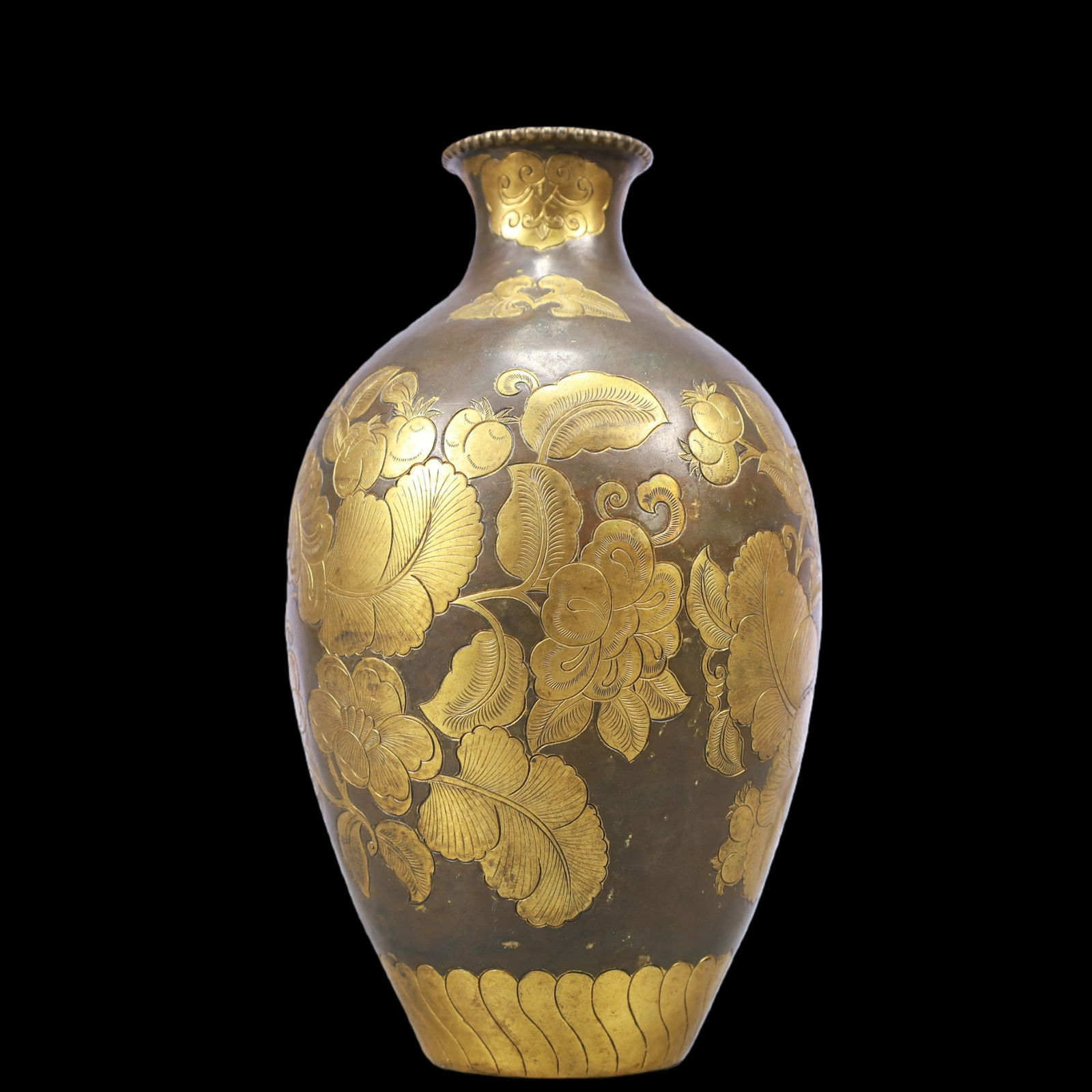 A Exquisite Gilt Bronze Flower and Fruit Pattern Vase - 4
