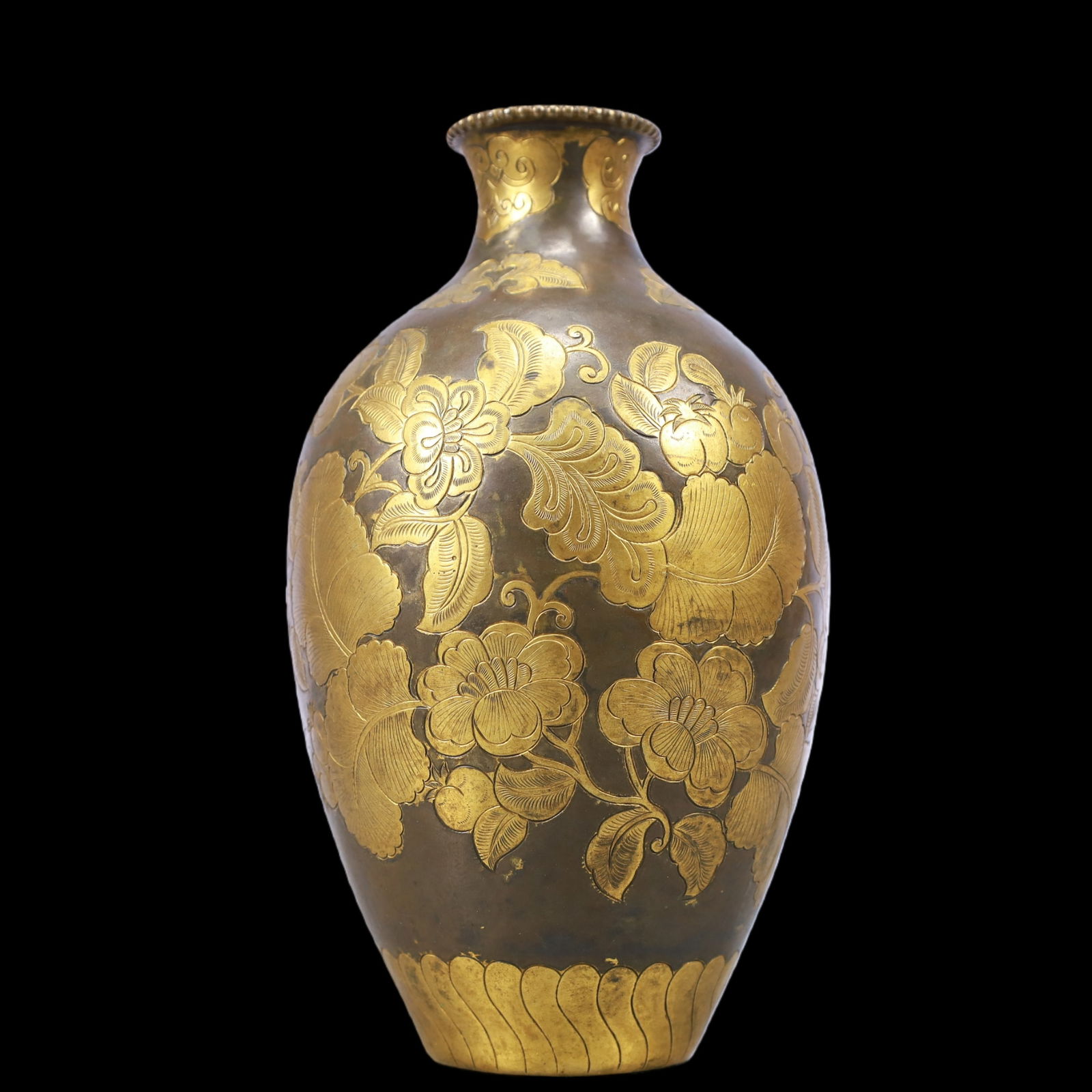 A Exquisite Gilt Bronze Flower and Fruit Pattern Vase - 5