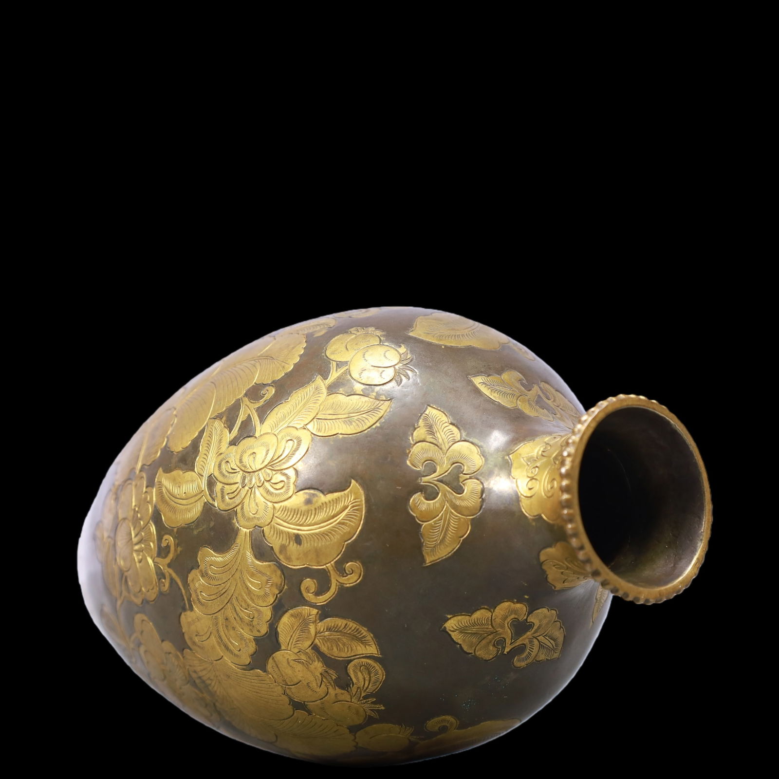 A Exquisite Gilt Bronze Flower and Fruit Pattern Vase - 6