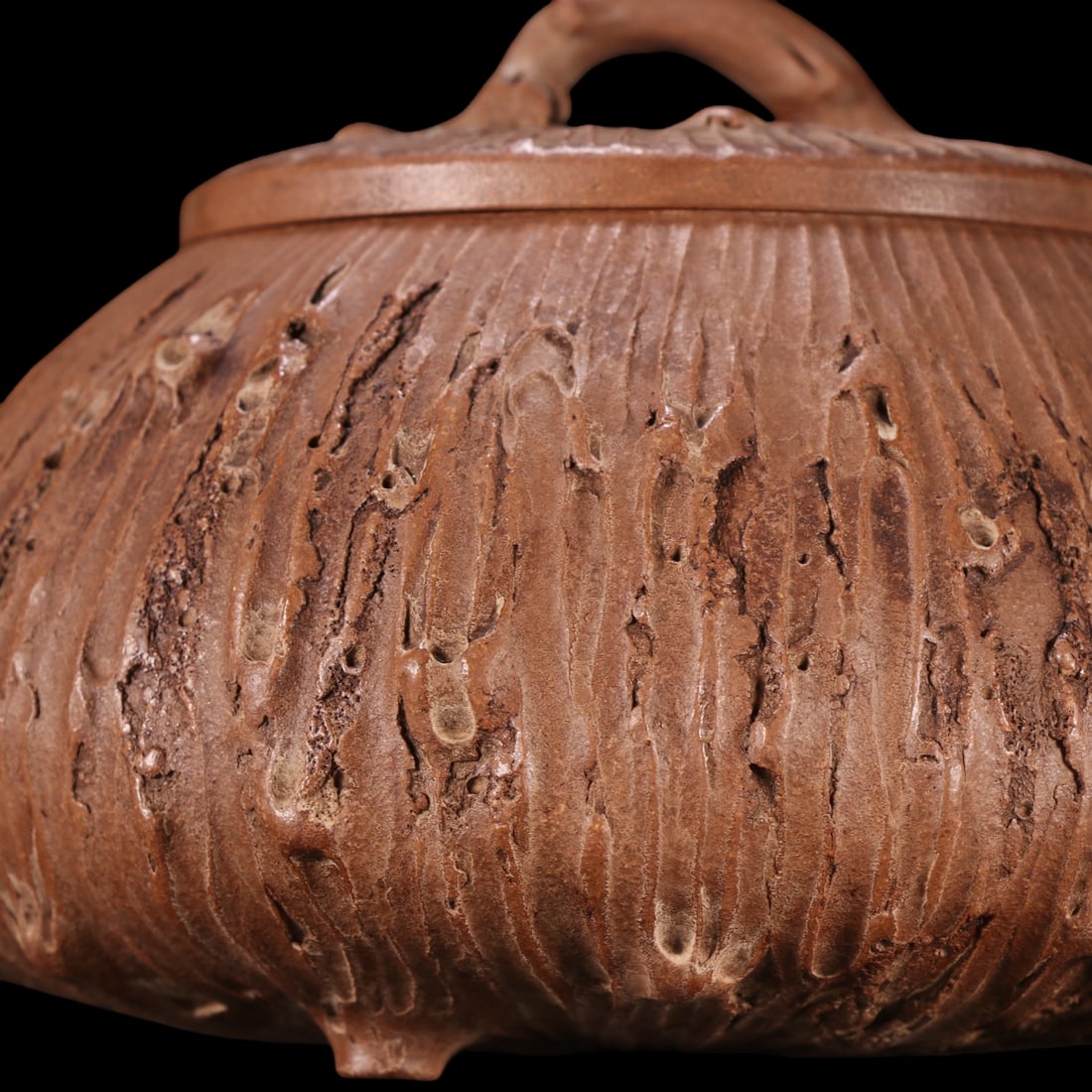 An Exquisite Purple Sands Teapot - 2