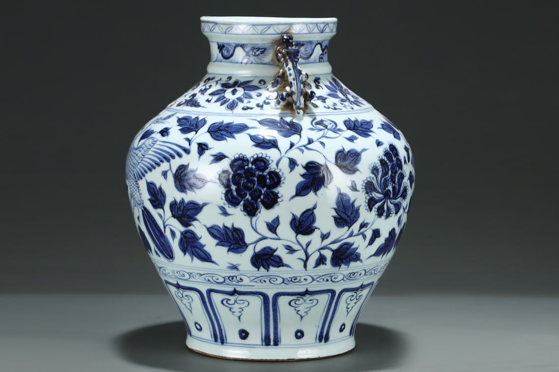 An Exquisite Blue and White Lotus Pattern Phoenix Pattern Double-Ears Jar - 2