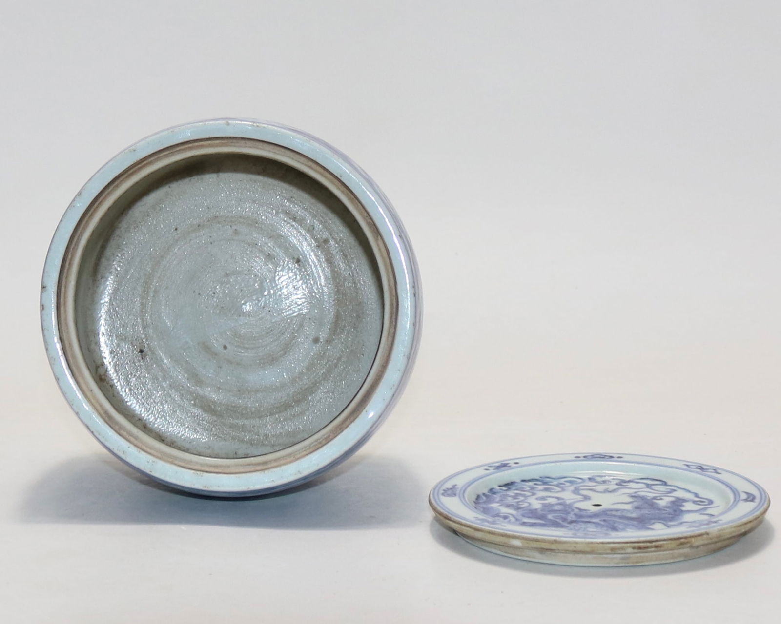 An Exquisite Blue and White Seawater Pattern Auspicious Beast Pattern Jar - 6