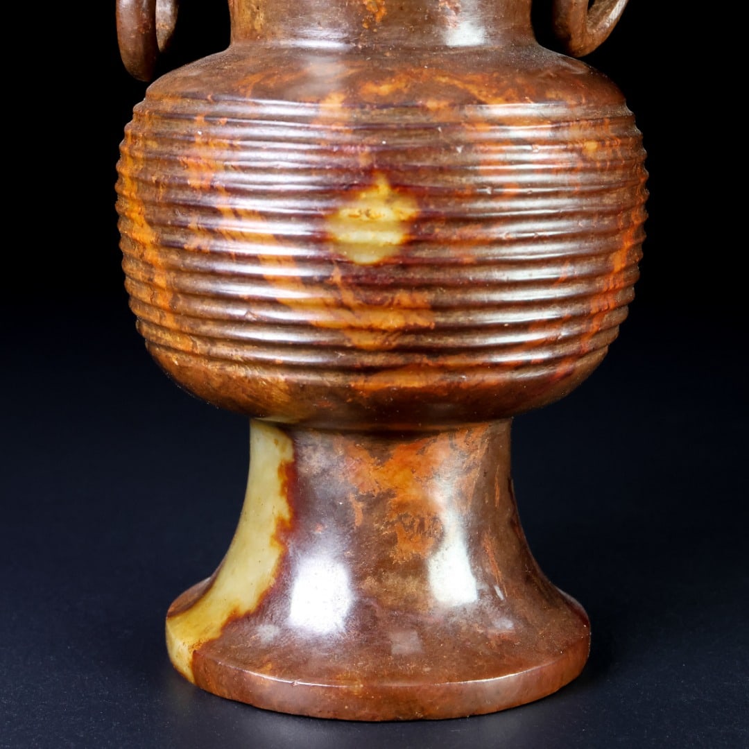 An Exquisite White Jade Double-Ears Vase - 3