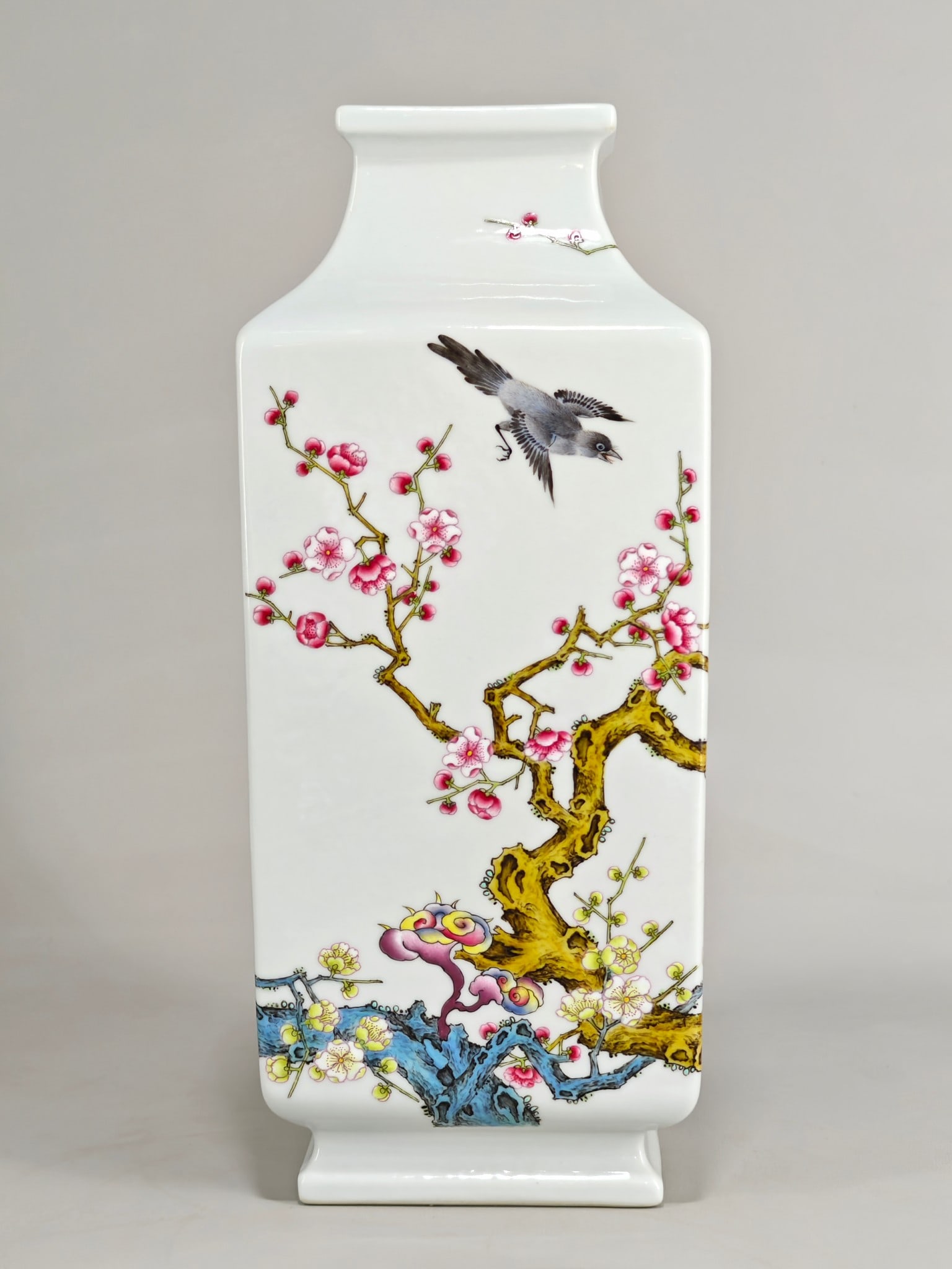 An Exquisite Enamel Flower and Bird Pattern with poem Vase: An Exquisite Enamel Flower and Bird Pattern with poem Vase Qing Dynasty, China Qianlong Six-character Mark Size:30.5cmx12.6cm (The Dimensions Of All Batches Are Manually Measured.If You Need More