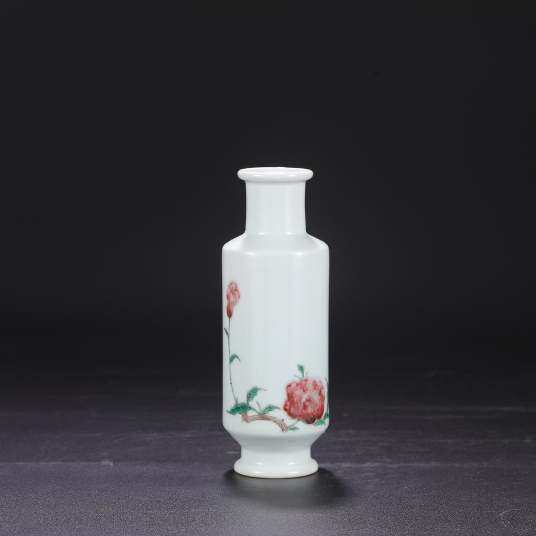 An Exquisite Doucai Flower Pattern Vase - 2
