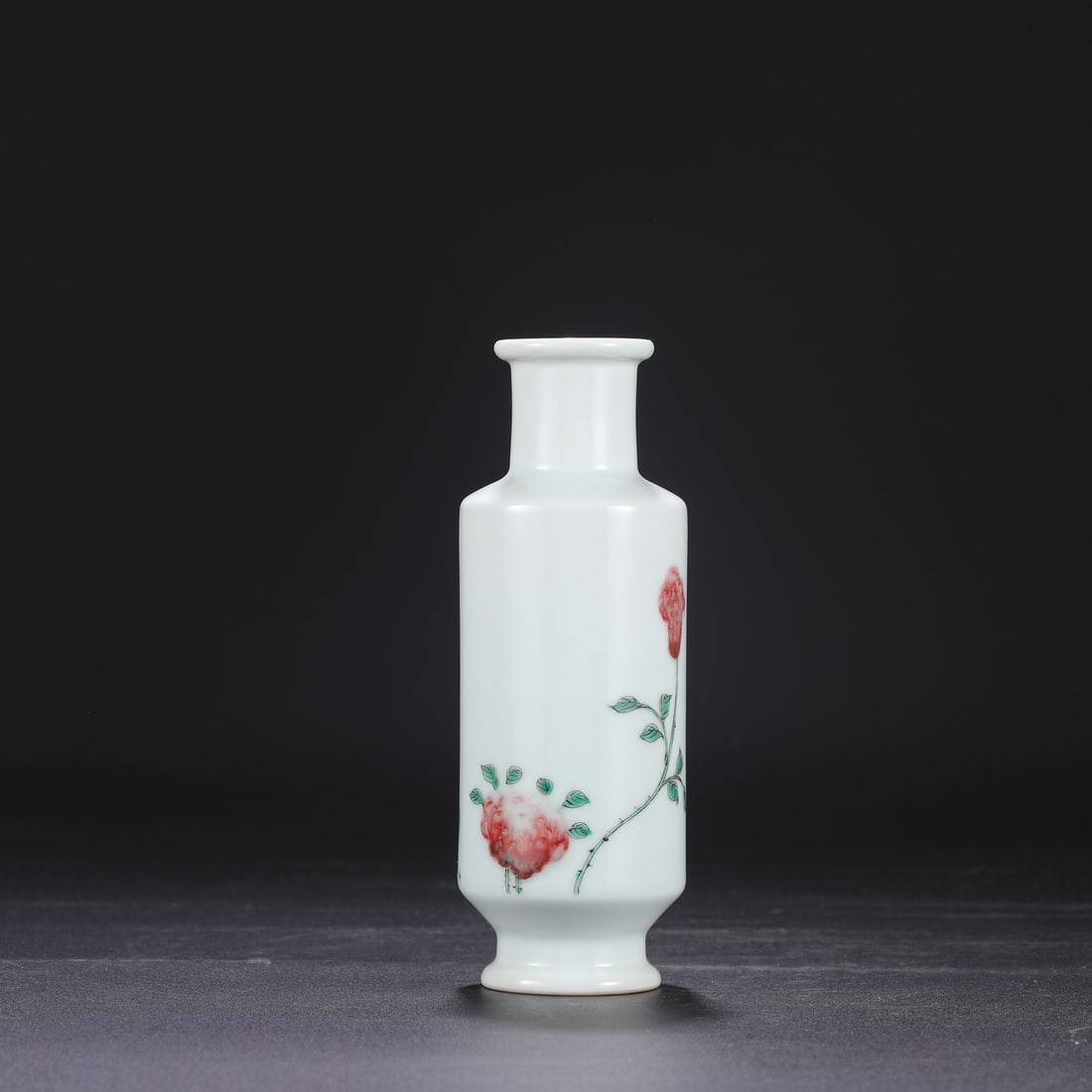 An Exquisite Doucai Flower Pattern Vase - 6