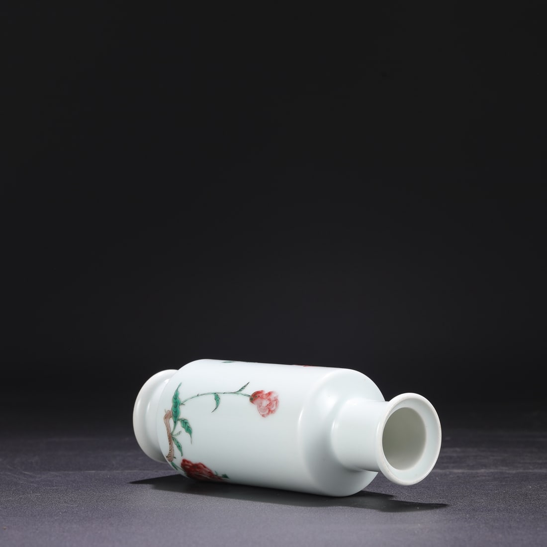 An Exquisite Doucai Flower Pattern Vase - 8