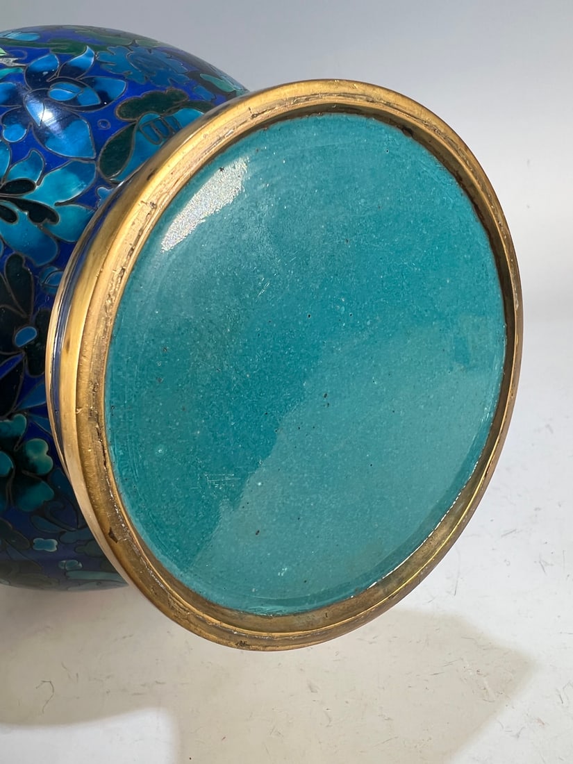 An Exquisite Cloisonne Flower Pattern Vase - 9