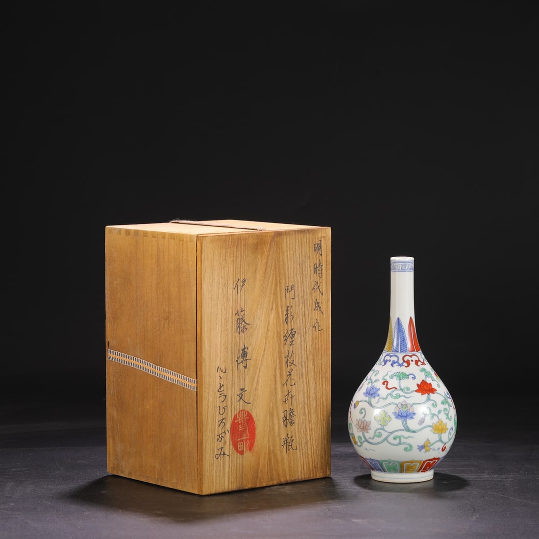 An Exquisite Doucai Lotus Pattern Vase: An Exquisite Doucai Lotus Pattern Vase Ming Dynasty, China Chenghua Six-character Mark Size:24.8cmx12cm (The Dimensions Of All Batches Are Manually Measured.If You Need More Detailed Information,