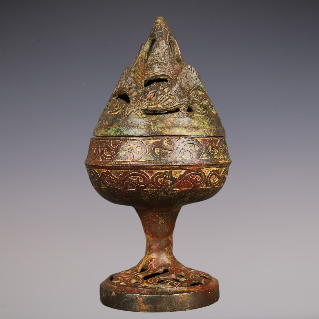 An Exquisite Bronze Censer (1 of 10)