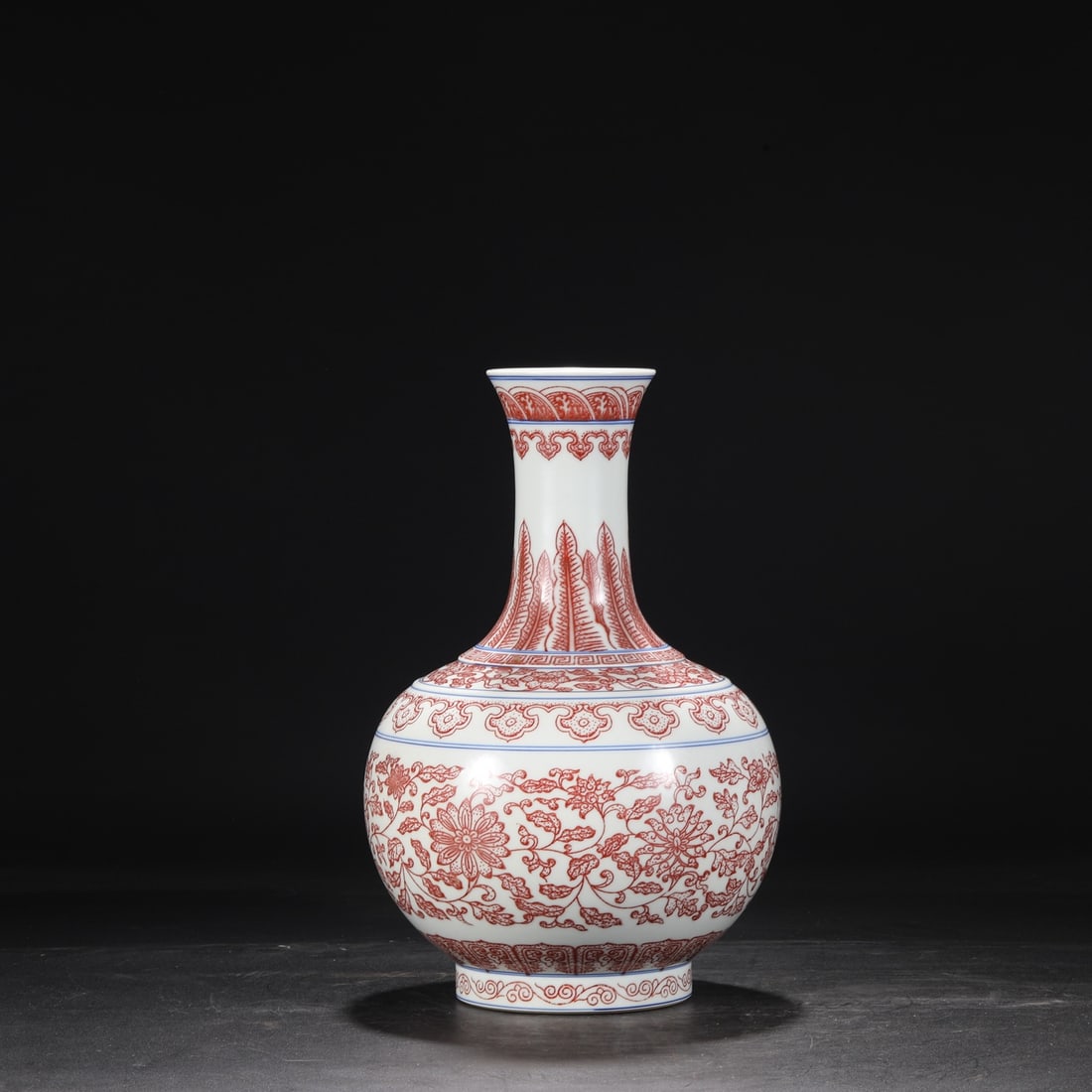 An Exquisite Underglaze-Red Lotus Pattern Vase - 5