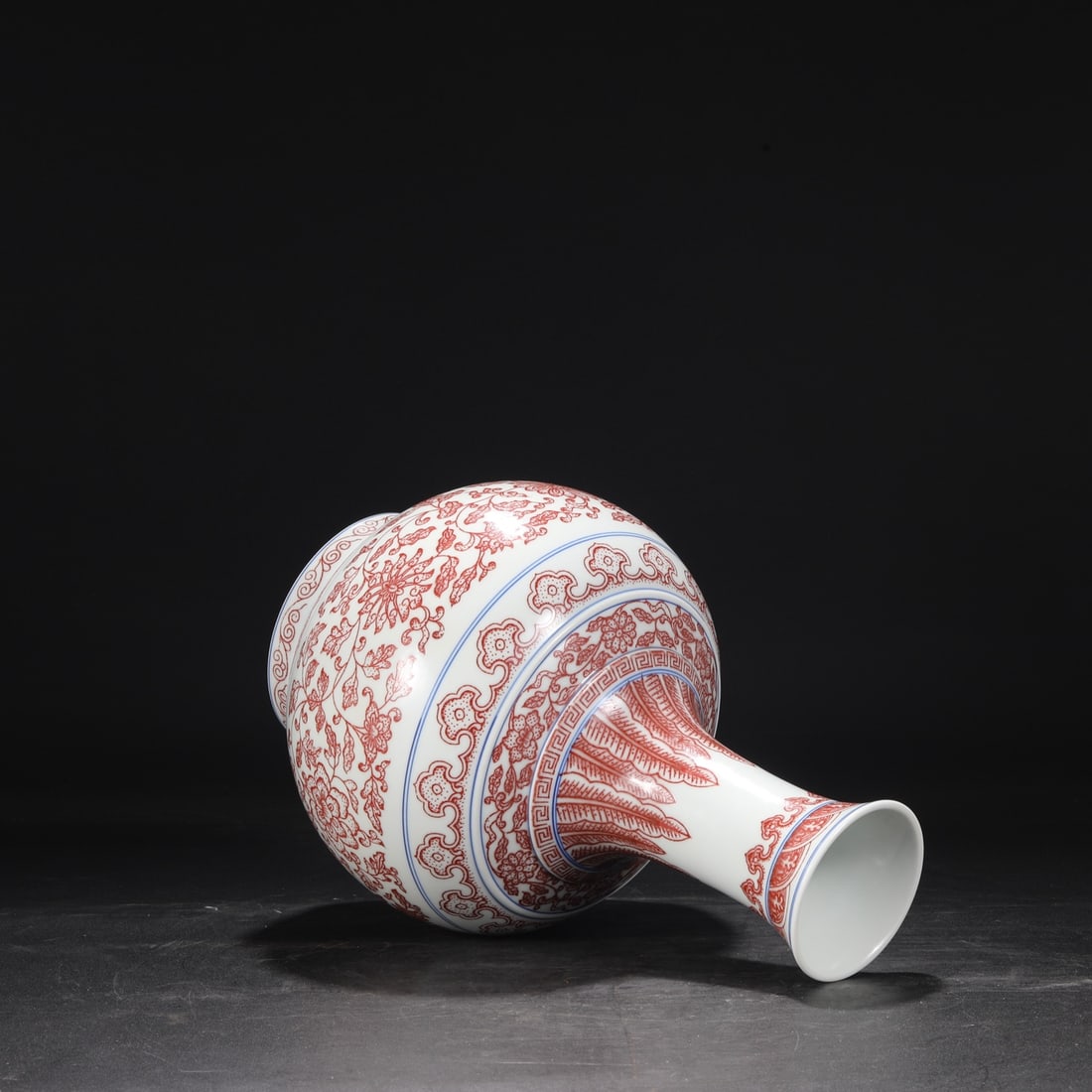 An Exquisite Underglaze-Red Lotus Pattern Vase - 6