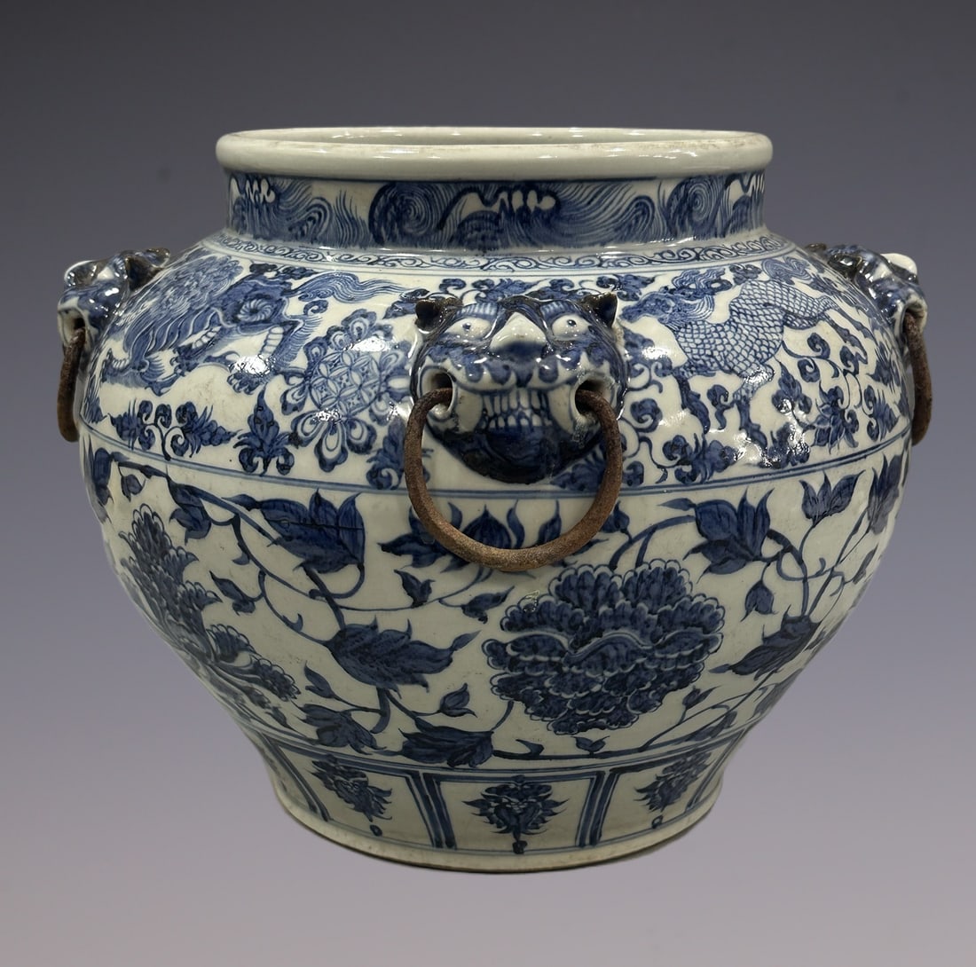 An Exquisite Blue and White Lotus Pattern Kylin Pattern Jar - 3