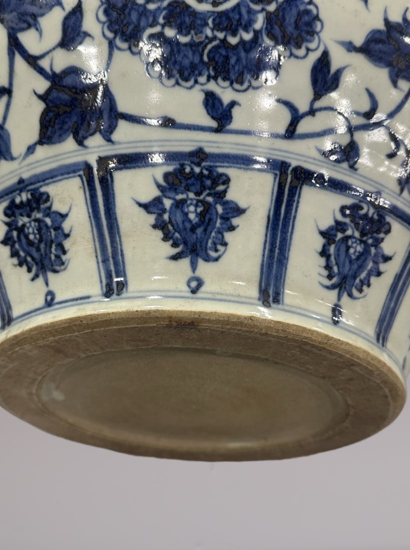 An Exquisite Blue and White Lotus Pattern Kylin Pattern Jar - 8