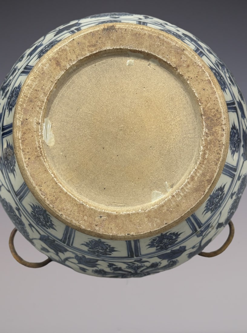 An Exquisite Blue and White Lotus Pattern Kylin Pattern Jar - 9