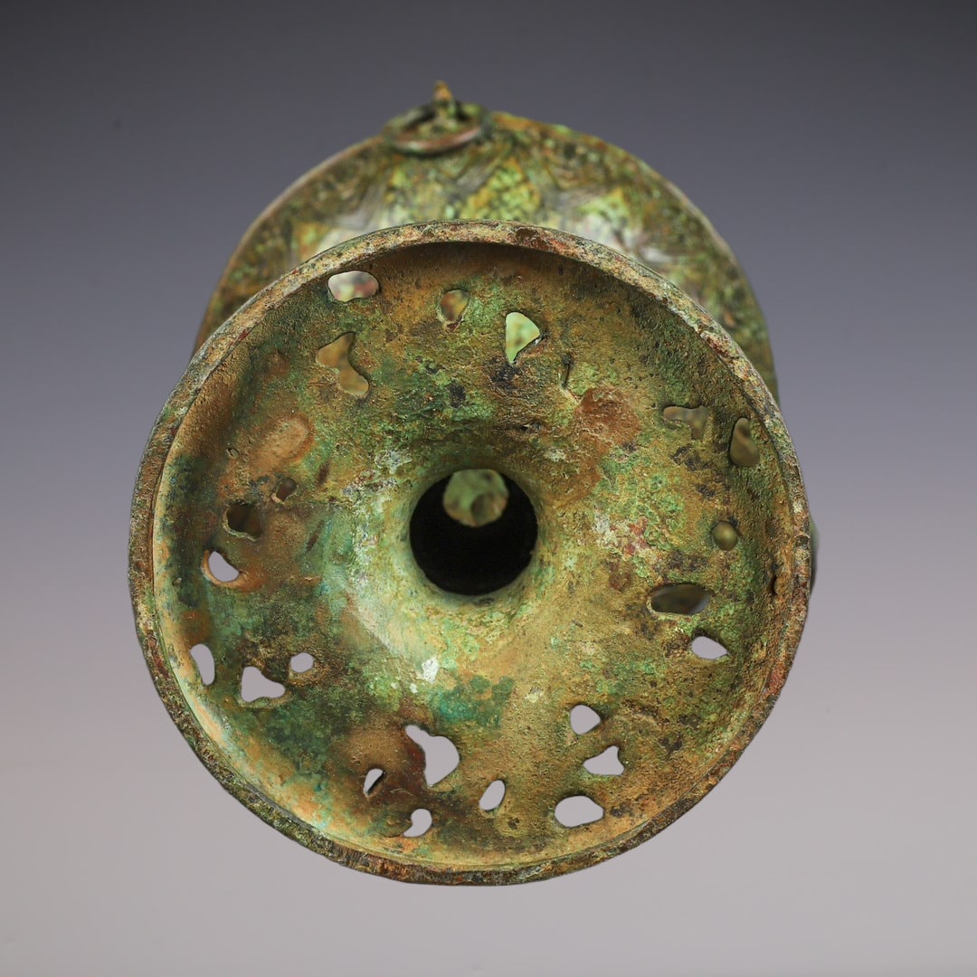 An Exquisite Bronze Beast-Face Pattern Censer - 9