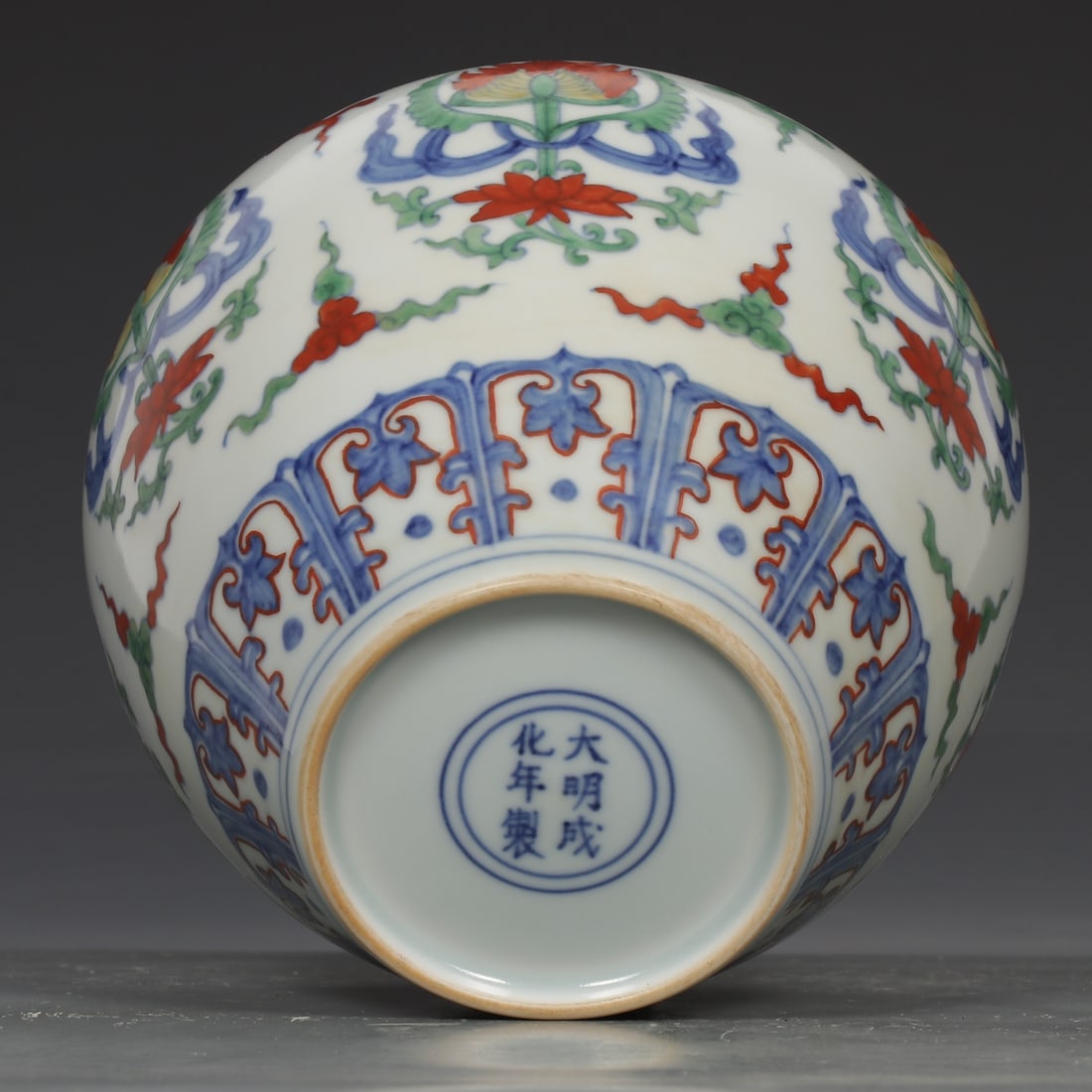 An Exquisite Doucai Flower Pattern Jar - 9