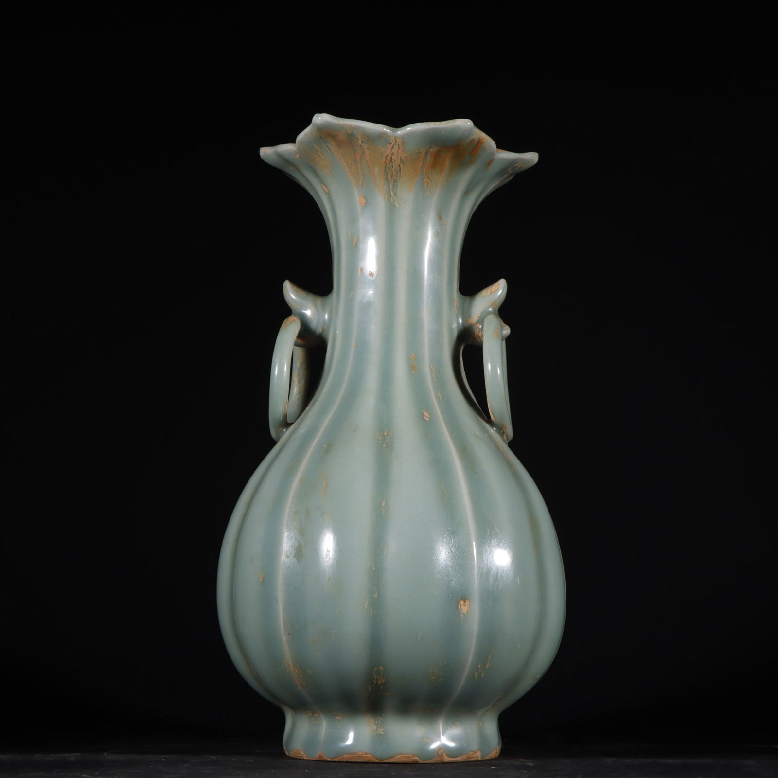 An Exquisite Longquan yao Double-Ears Vase: An Exquisite Longquan yao Double-Ears Vase Song Dynasty, China Size:24.6cmx13.2cm (The Dimensions Of All Batches Are Manually Measured.If You Need More Detailed Information, Please Contact Our