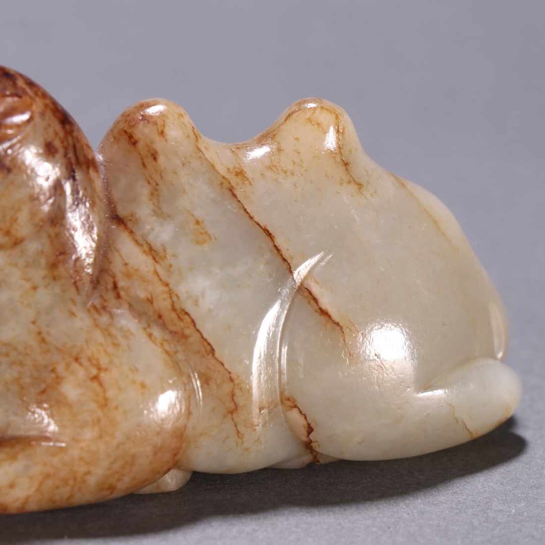 An Exquisite White Jade Camel Ornament - 3