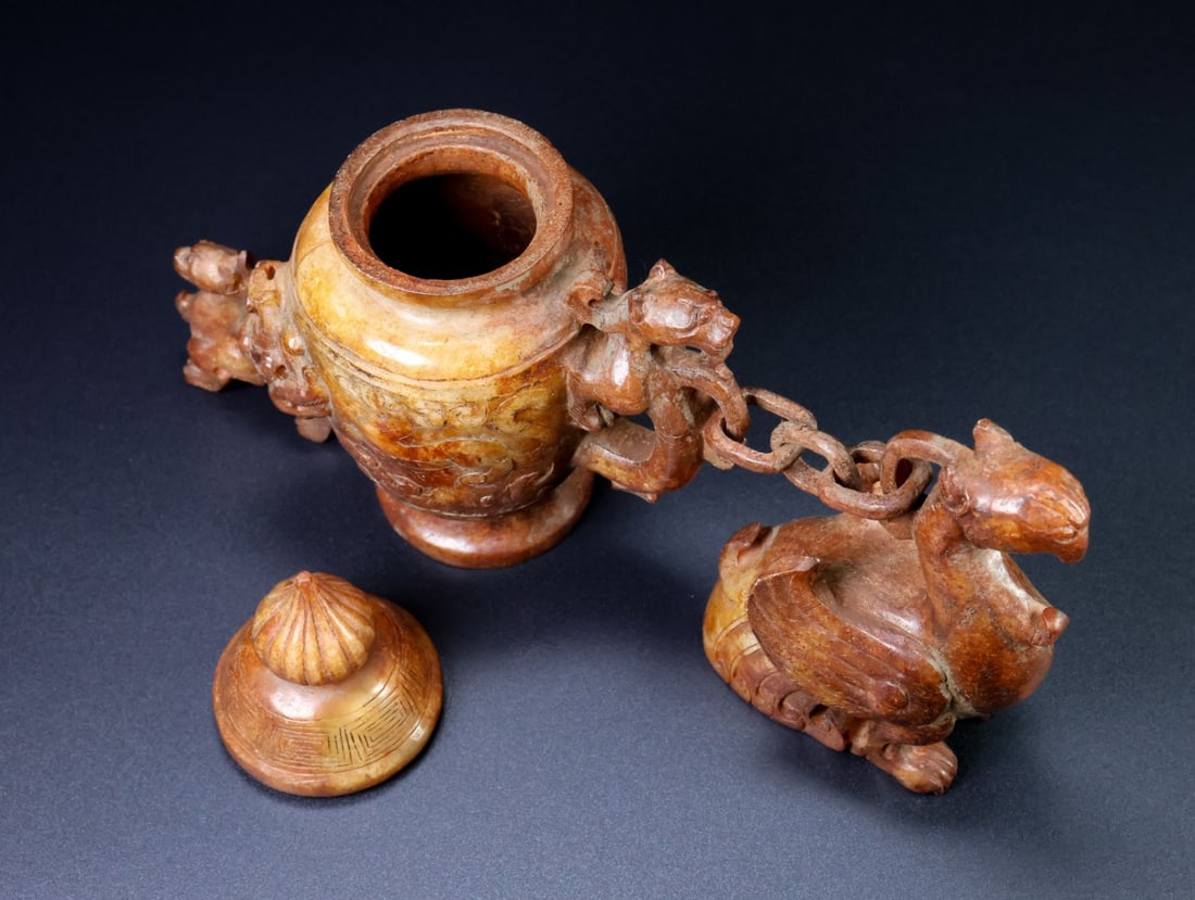 An Exquisite White Jade Dragon and Phoenix Pattern Vase - 9