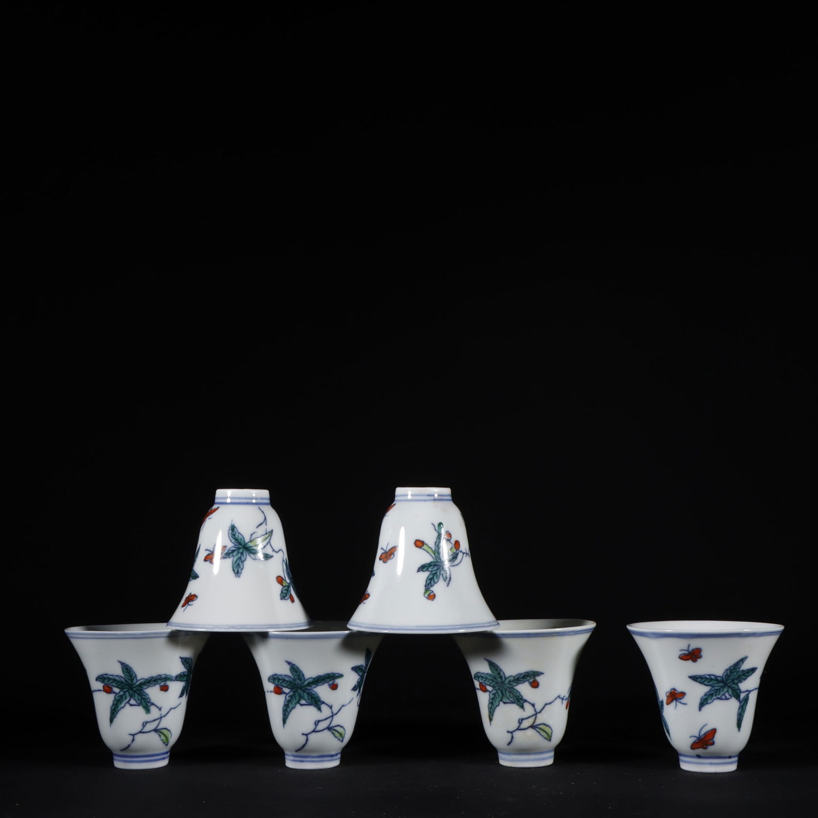 A Set of Fine Doucai Flower and Butterfly Pattern Cup: A Set of Fine Doucai Flower and Butterfly Pattern Cup Ming Dynasty, China Chenghua Six-character Mark Size:7cmx7.8cm (The Dimensions Of All Batches Are Manually Measured.If You Need More Detailed