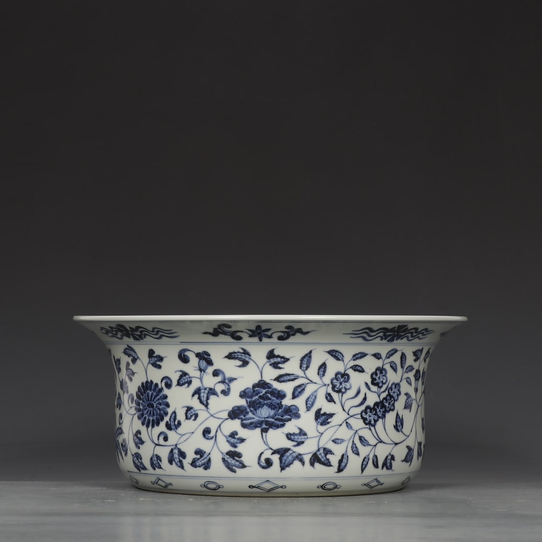 An Exquisite Blue and White Eight Treasures Pattern Lotus Pattern Basin - 2