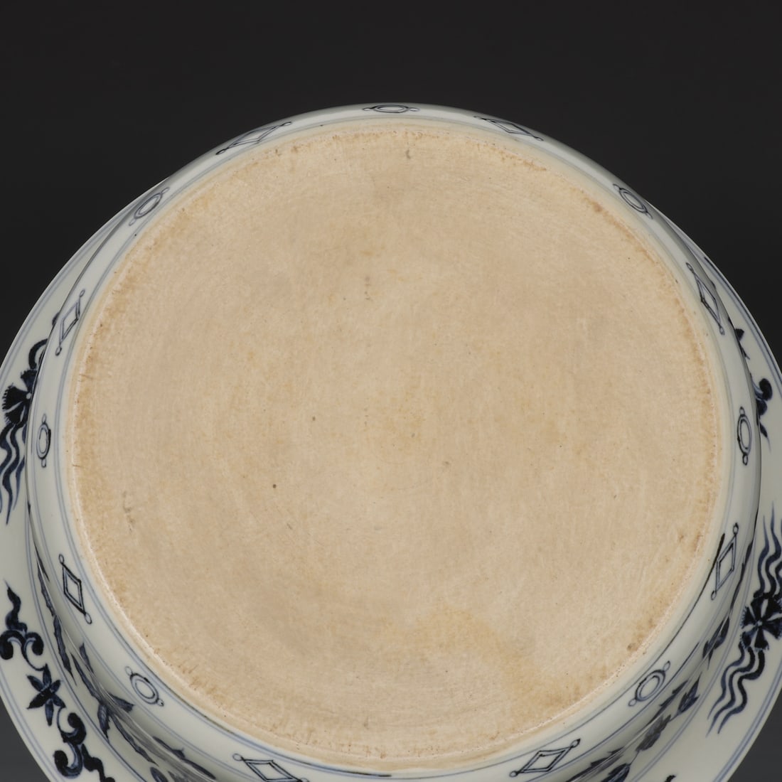 An Exquisite Blue and White Eight Treasures Pattern Lotus Pattern Basin - 9